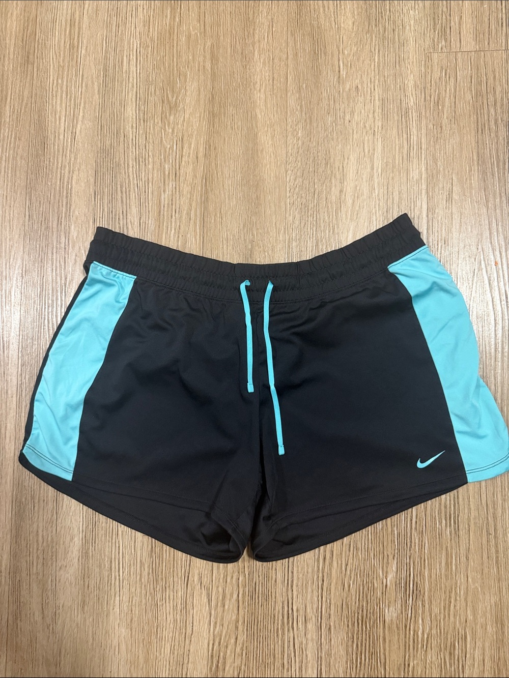 Nike Women’s Black & Teal Athletic Shorts XL